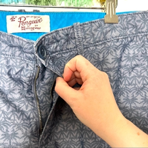 Penguin Navy Palm Tree Patterned Lightweight Hybrid Casual Summer Shorts Size 36 - Picture 4 of 16